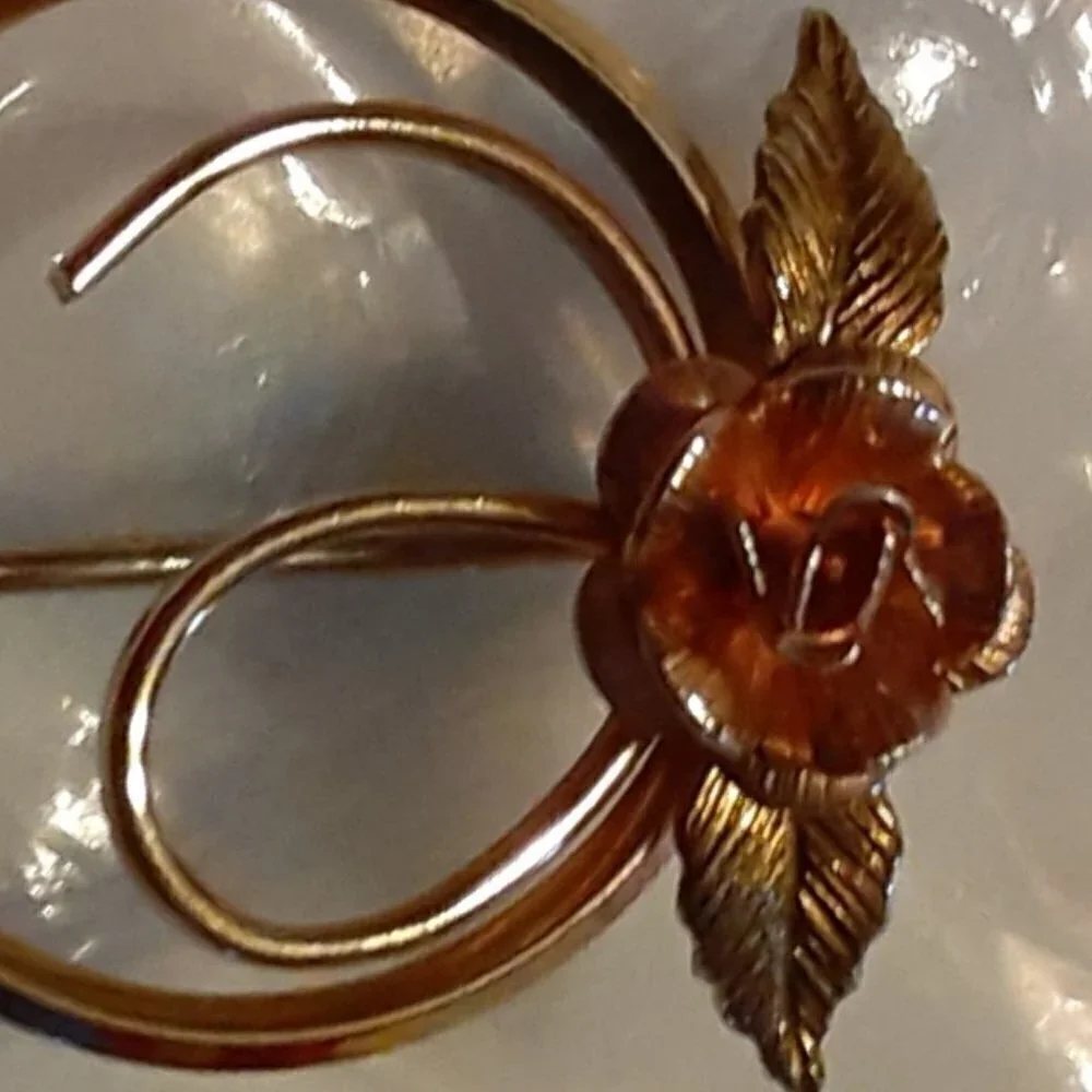 Round Gold-tone Rose Brooch